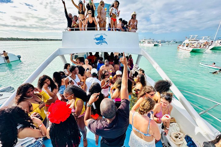 #1 Punta Cana Hip Hop Adults Only Party Boat avec Open Bar et DJ