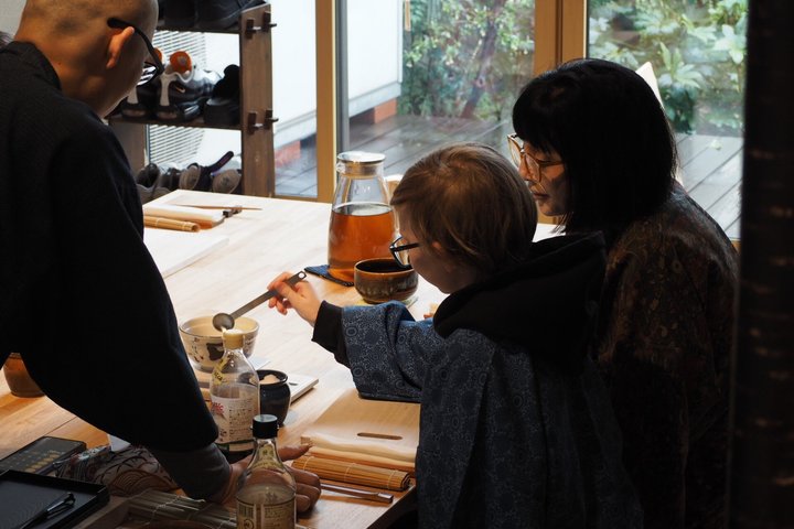 Classe de Sushi Vegan em Tóquio – 6 tipos, história cultural e refeição completa