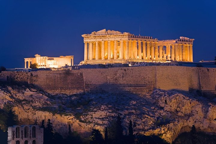 Tour privato di lusso di 3 ore di luci e viste della città di Atene di notte