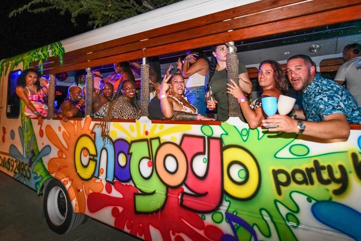 Aruba Nightlife Party Bus Tour with Live DJ and Cocktails