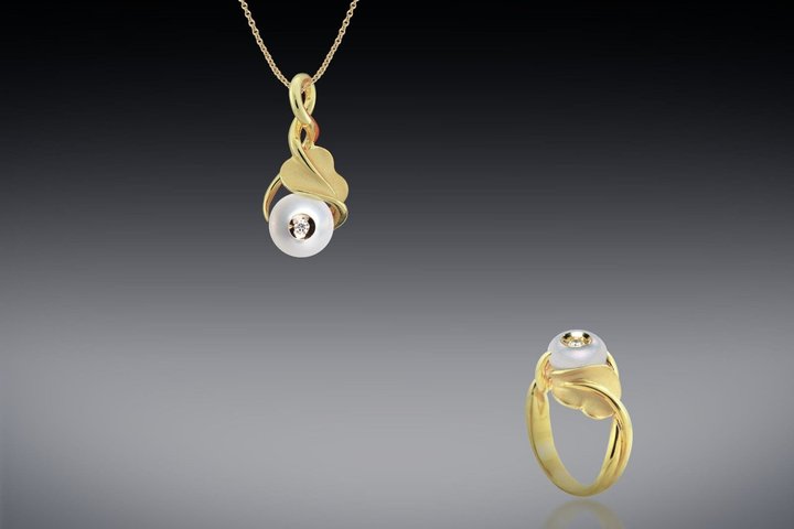 Hoteller i nærheden af Bling and Beverages Cayman Jewelry Shopping Experience