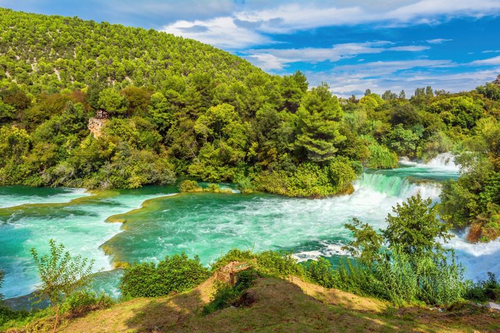 Viagem de um dia às cachoeiras Krka saindo de Makarska Riviera