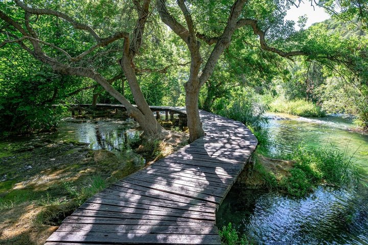Viagem de um dia às cachoeiras Krka saindo de Makarska Riviera