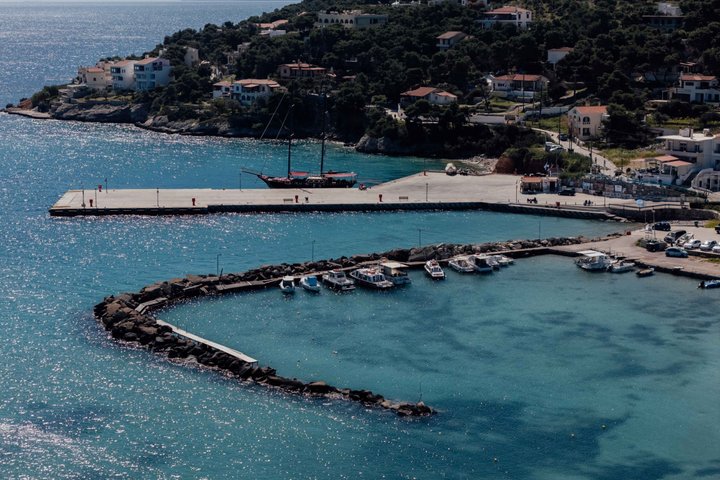 Croisière à Athènes: Agistri, Moni/Metopi, Égine avec déjeuner et boissons