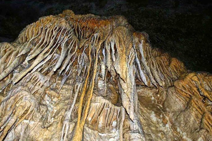Sarcophagi of Karajia och Quiocta Cavern Upptäck Chachapoyas