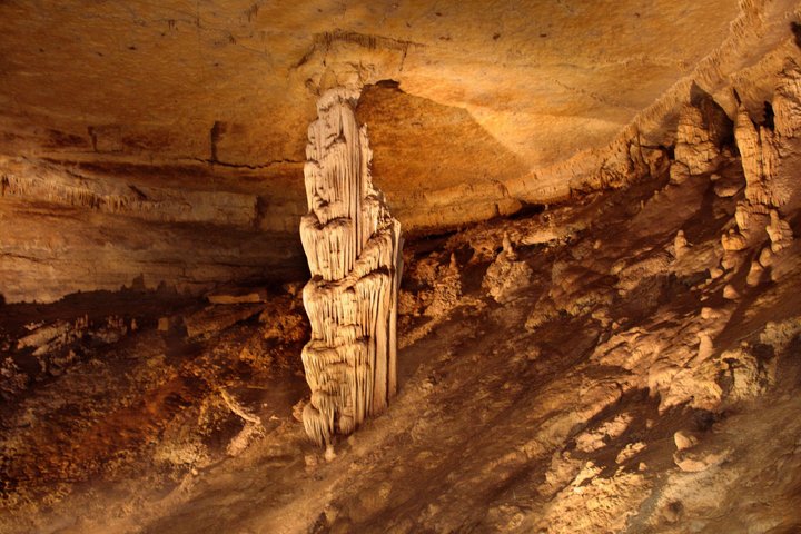 Sarcophagi of Karajia och Quiocta Cavern Upptäck Chachapoyas