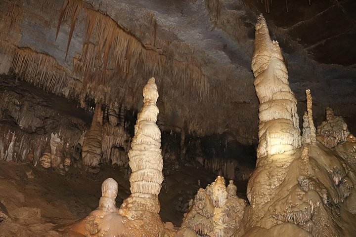 Sarcophagi of Karajia och Quiocta Cavern Upptäck Chachapoyas
