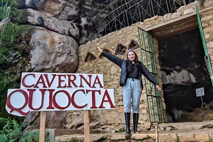 Sarcophagi of Karajia och Quiocta Cavern Upptäck Chachapoyas