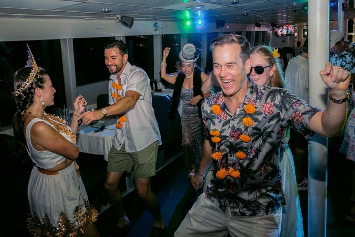 Bali Hai dinercruise bij zonsondergang met buffet en live entertainment