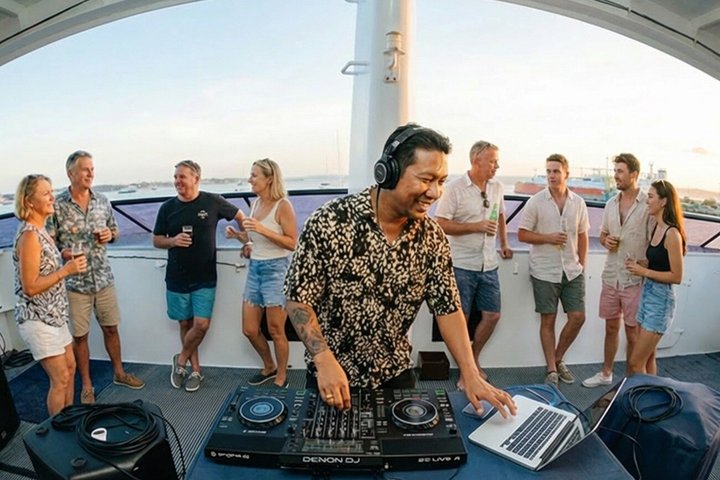 Bali Hai dinercruise bij zonsondergang met buffet en live entertainment