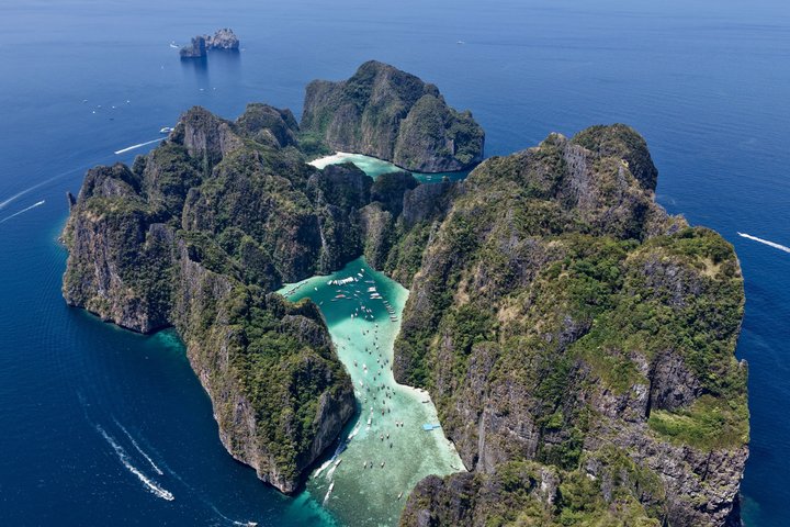 Phi Phi Islands & Maya Bay Day Trip from Phuket with Buffet Lunch