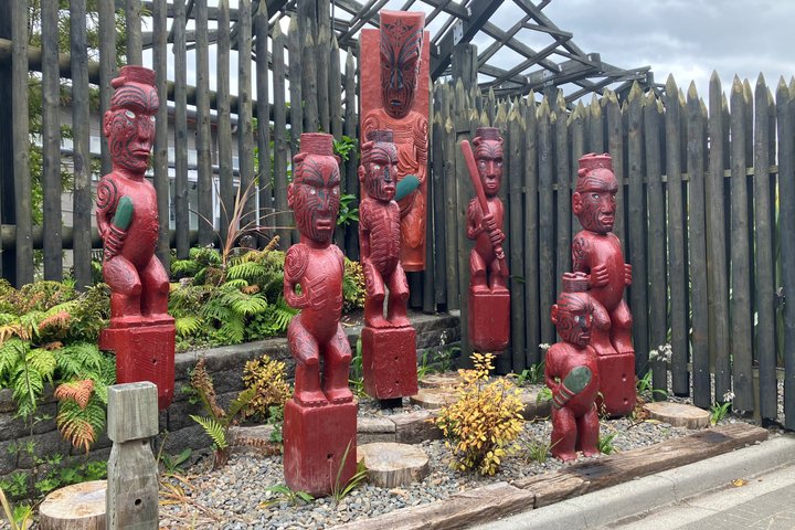 Tour cultural y geotérmico del País de las Maravillas de Rotorua – Partida de Tauranga