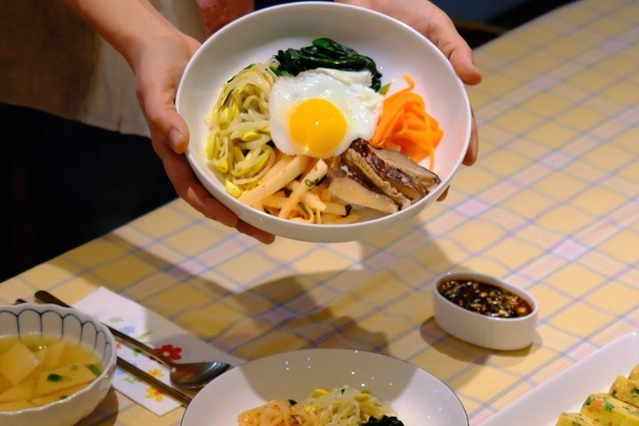 Clase de Cocina Coreana en Gyeongju : Bibimbap, Gimbap & Omelette