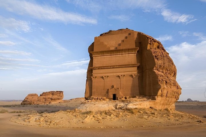 Discover AlUla: Elephant Rock, Hidden Gems & More