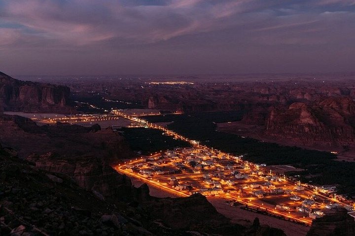 Discover AlUla: Elephant Rock, Hidden Gems & More