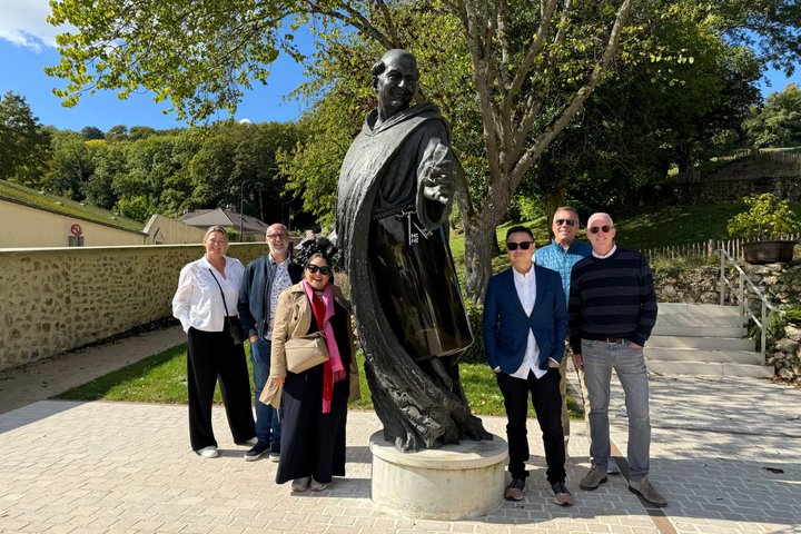 Exclusieve Champagne Kelders & Dom Perignon Wijngaarden tour - Reims