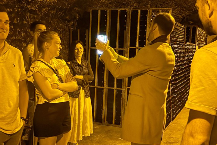 Exclusieve Champagne Kelders & Dom Perignon Wijngaarden tour - Reims