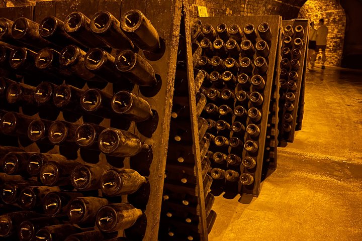 Exclusieve Champagne Kelders & Dom Perignon Wijngaarden tour - Reims