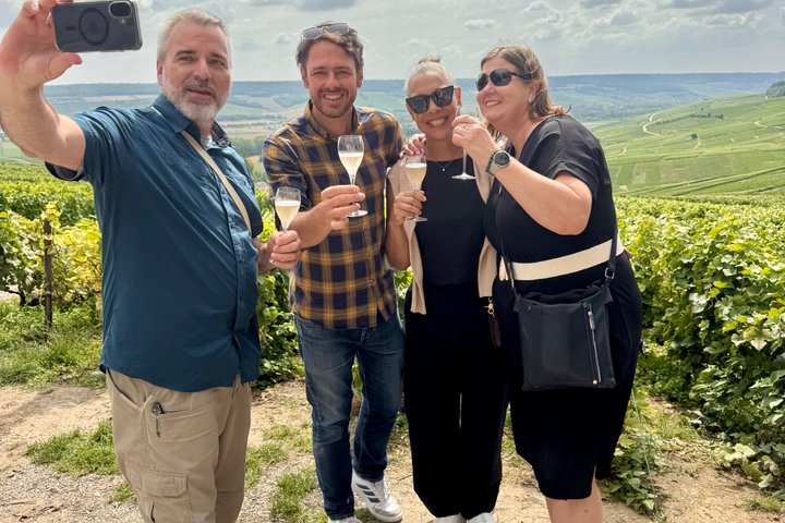 Exclusieve Champagne Kelders & Dom Perignon Wijngaarden tour - Reims