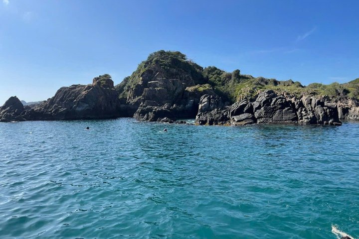 Tour de día completo de buceo con tobogán acuático