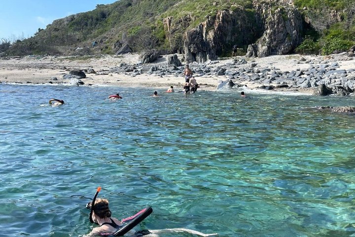 Tour de día completo de buceo con tobogán acuático