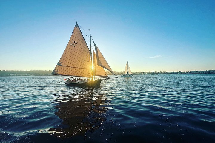 San Diego Segeln Sonnenuntergang und Nachmittag Klassische Yacht