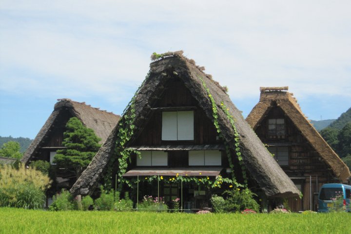 [Visite en bus d'une journée au départ de la gare de Kanazawa] Visite de Shirakawa-go/Takayama en bus Platinum Route