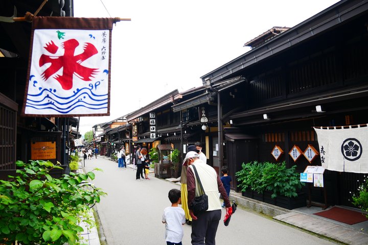 [Visite en bus d'une journée au départ de la gare de Kanazawa] Visite de Shirakawa-go/Takayama en bus Platinum Route