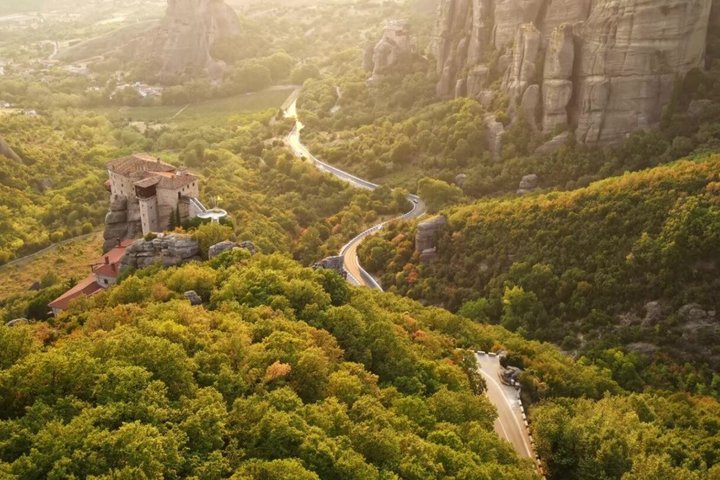 Meteora Zonsondergang: 'Verborgen Schatten' Tour - Kleine Groep