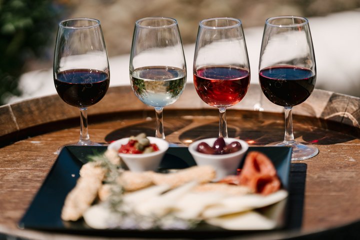 Tour enológico Santorini : Visita 3 Bodegas Locales con Catas