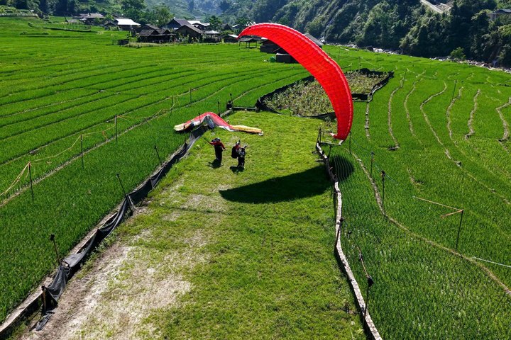 90 - Tour giornaliero di Sapa in parapendio – trasferimento in hotel incluso