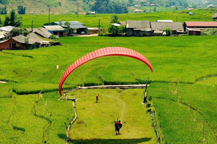 90 - Tour giornaliero di Sapa in parapendio – trasferimento in hotel incluso