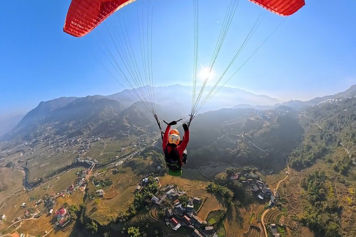 90 - Tour giornaliero di Sapa in parapendio – trasferimento in hotel incluso