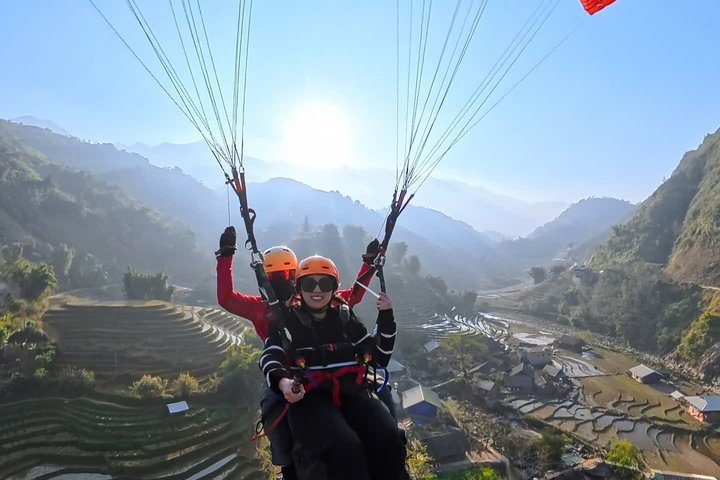 90 - Tour giornaliero di Sapa in parapendio – trasferimento in hotel incluso