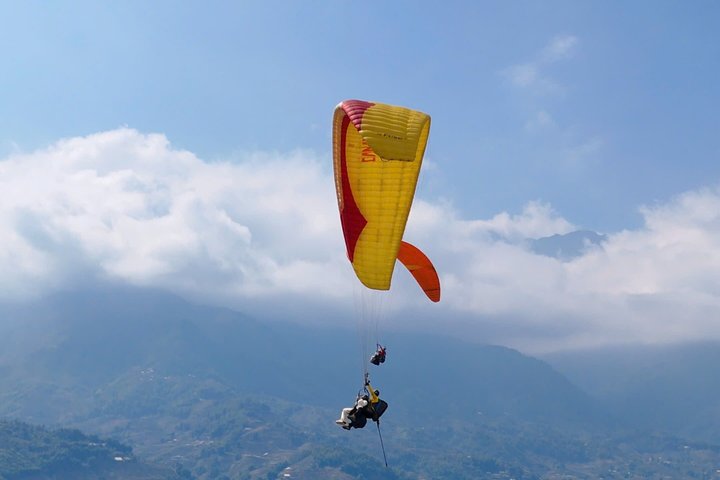 90 - Tour giornaliero di Sapa in parapendio – trasferimento in hotel incluso
