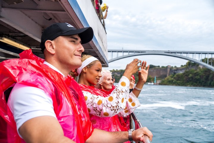 Lo mejor de Niagara Falls Canada Premium Tour : Detrás de Cataratas y Barco