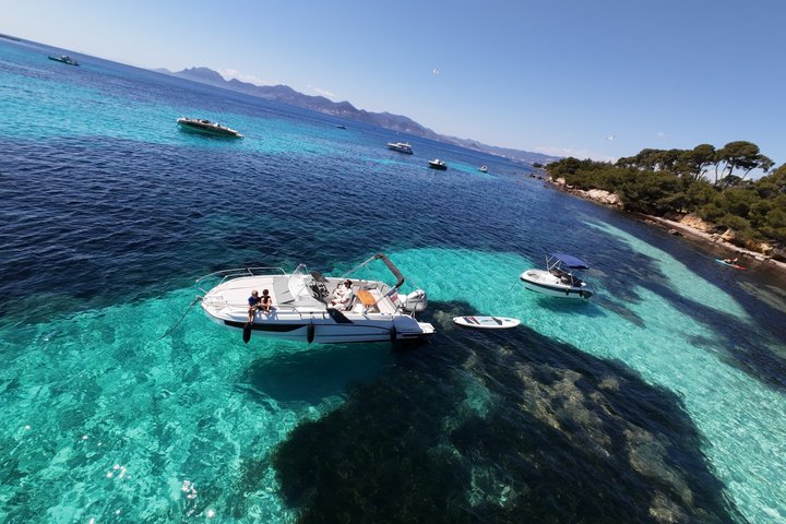 Oppdag Lérins-øyene og Cannes-bukten med privat båt