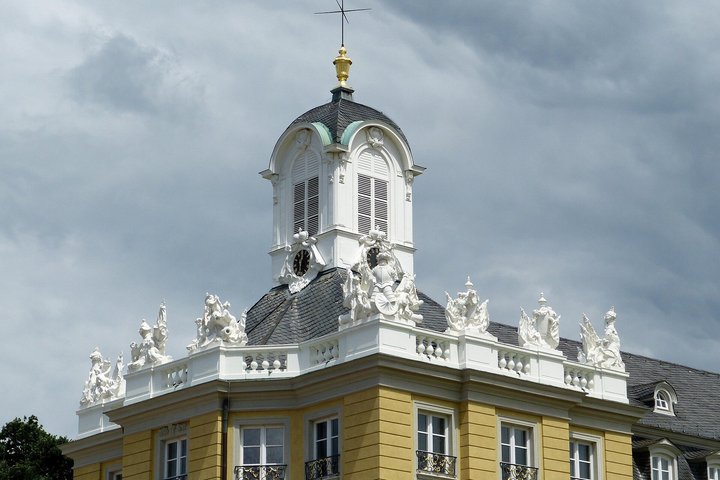 Karlsruhe høydepunkter : Palass, torg og kulturelle landemerker