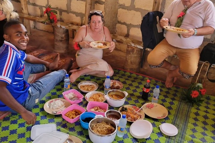 Zanzibar Jozani skog og krydder gård tur med Swahili lunsj