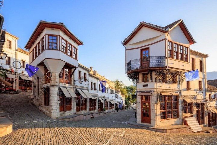 Ksamil eller Saranda: Gjirokaster gamleby, Blue Eye og Lekursi