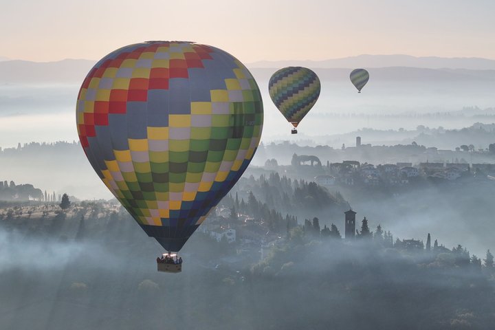 Paseo en globo aerostático en San Gimignano, Toscana