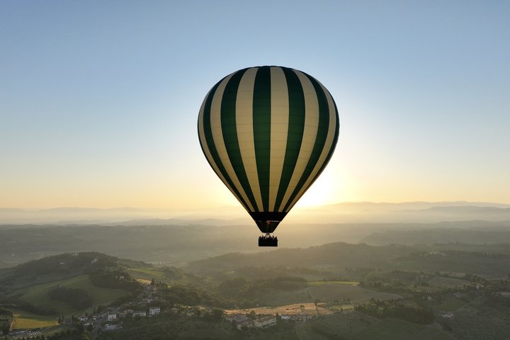 Paseo en globo aerostático en San Gimignano, Toscana