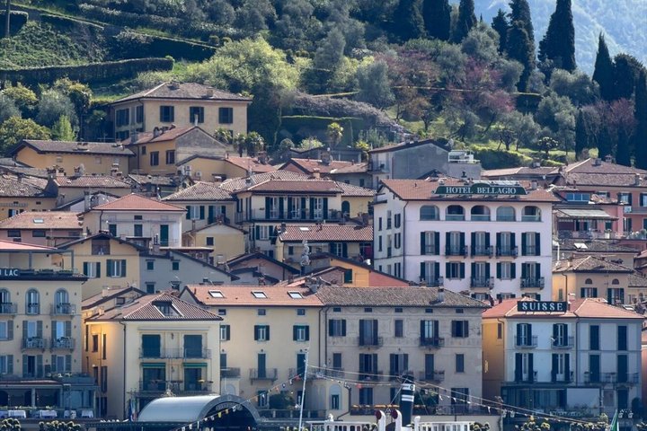 Delt 4-timers bådtur med afgang i Bellagio og Varenna
