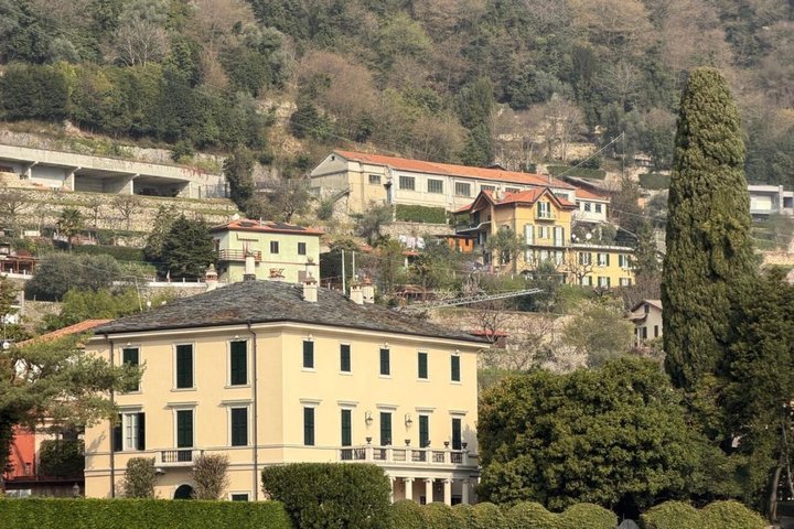 Delt 4-timers bådtur med afgang i Bellagio og Varenna