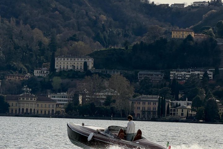 Private Comer See-Tour auf einem klassischen Holzboot