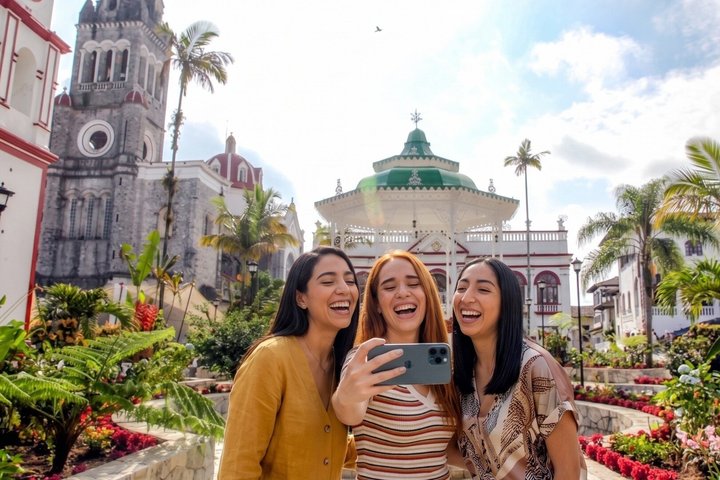 Desde Puebla : Tour privado Cuetzalan & Yohualichan todo incluido