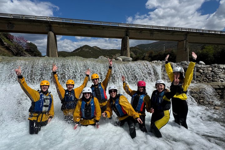 Vjosa Rafting Getaway : Forsränningstur i Vjosa River, Permet