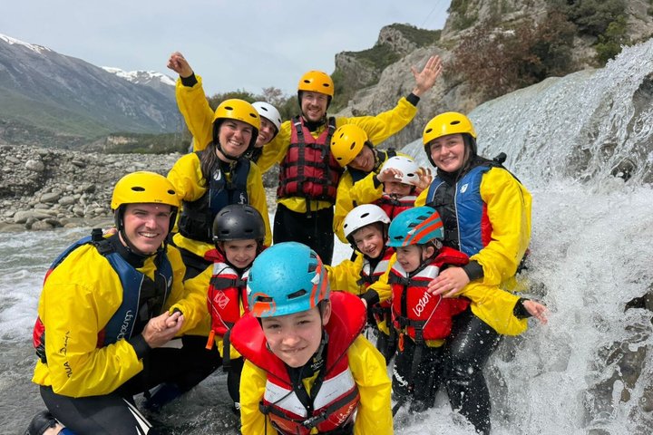 Vjosa Rafting Getaway : Forsränningstur i Vjosa River, Permet
