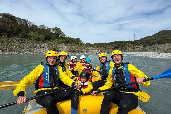 Vjosa Rafting Getaway : Forsränningstur i Vjosa River, Permet