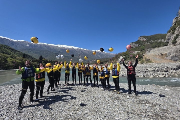 Vjosa Rafting Getaway : Forsränningstur i Vjosa River, Permet
